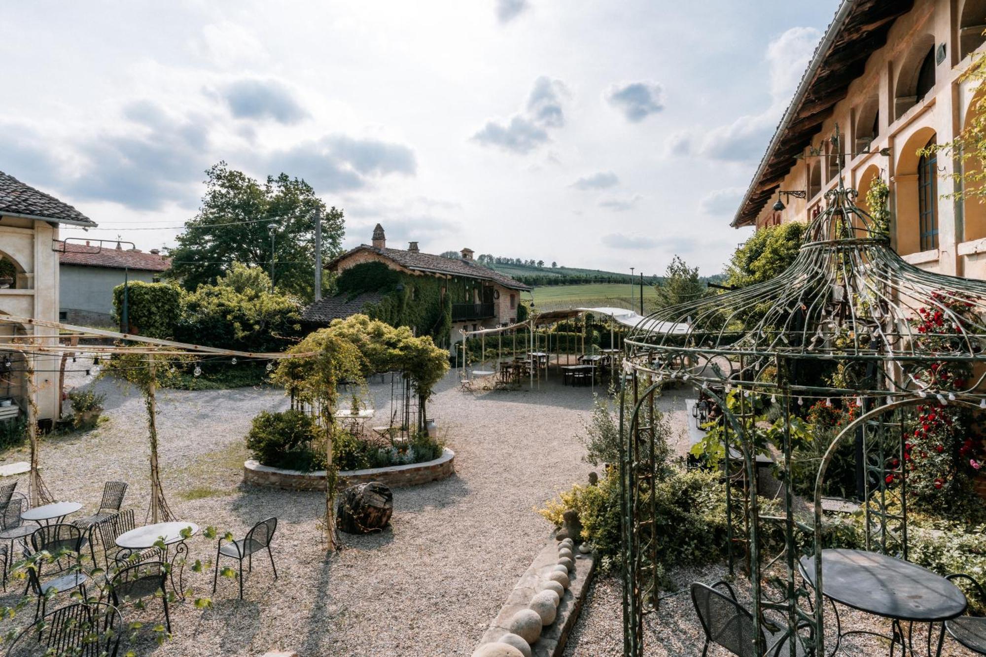 Borgo Casa Scaparone Villa อัลบา ภายนอก รูปภาพ