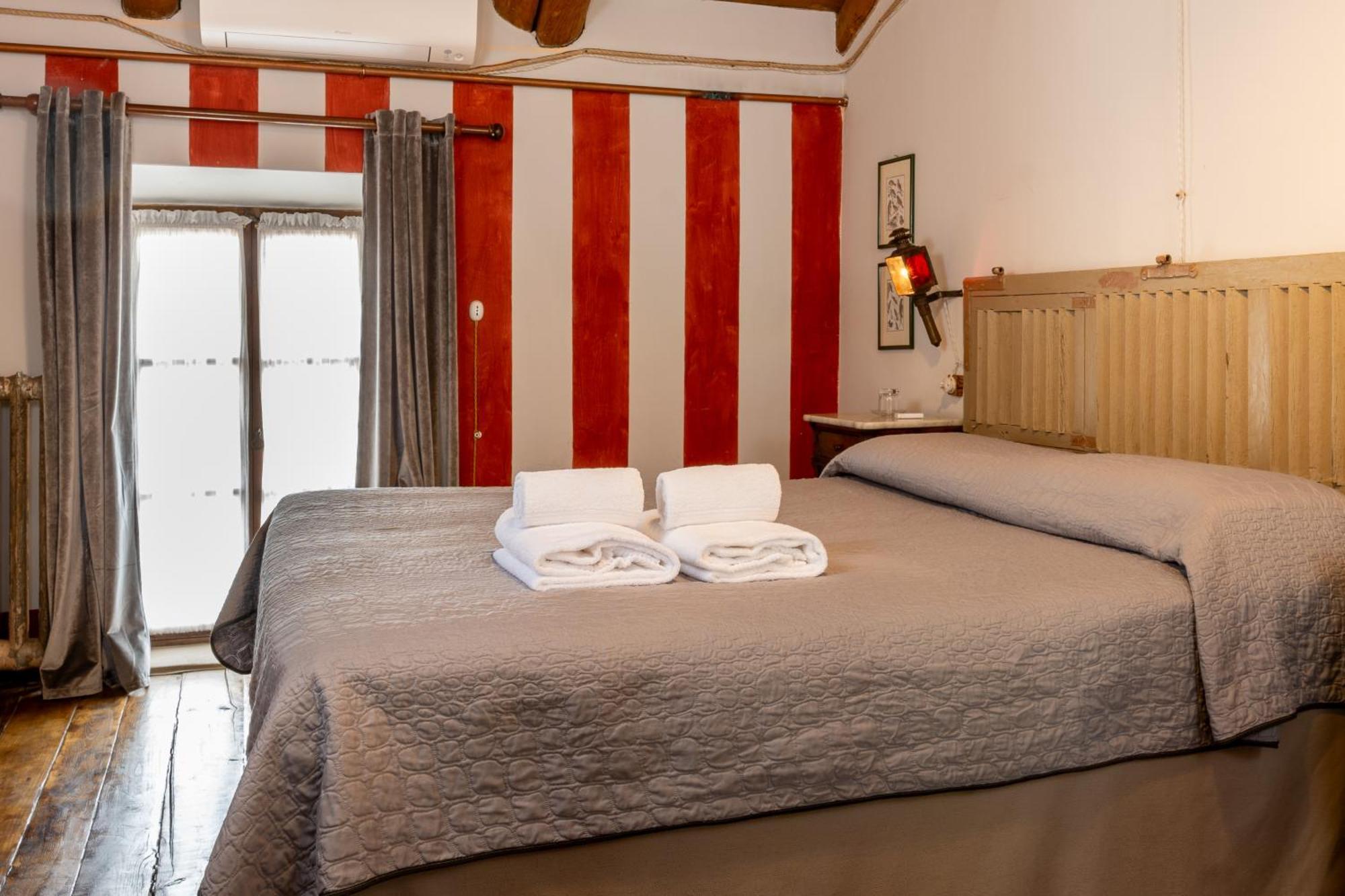 Borgo Casa Scaparone Villa อัลบา ภายนอก รูปภาพ