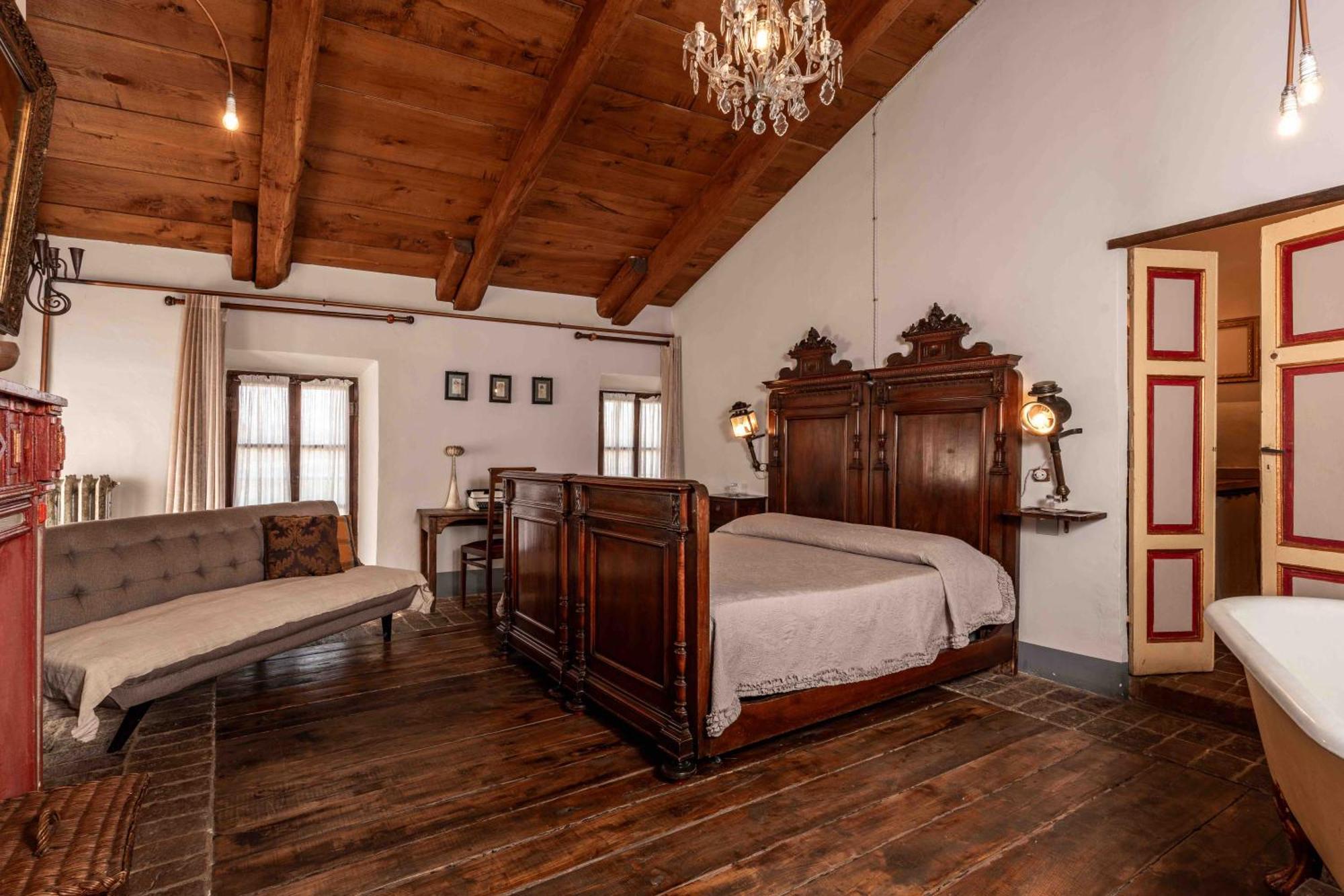 Borgo Casa Scaparone Villa อัลบา ภายนอก รูปภาพ